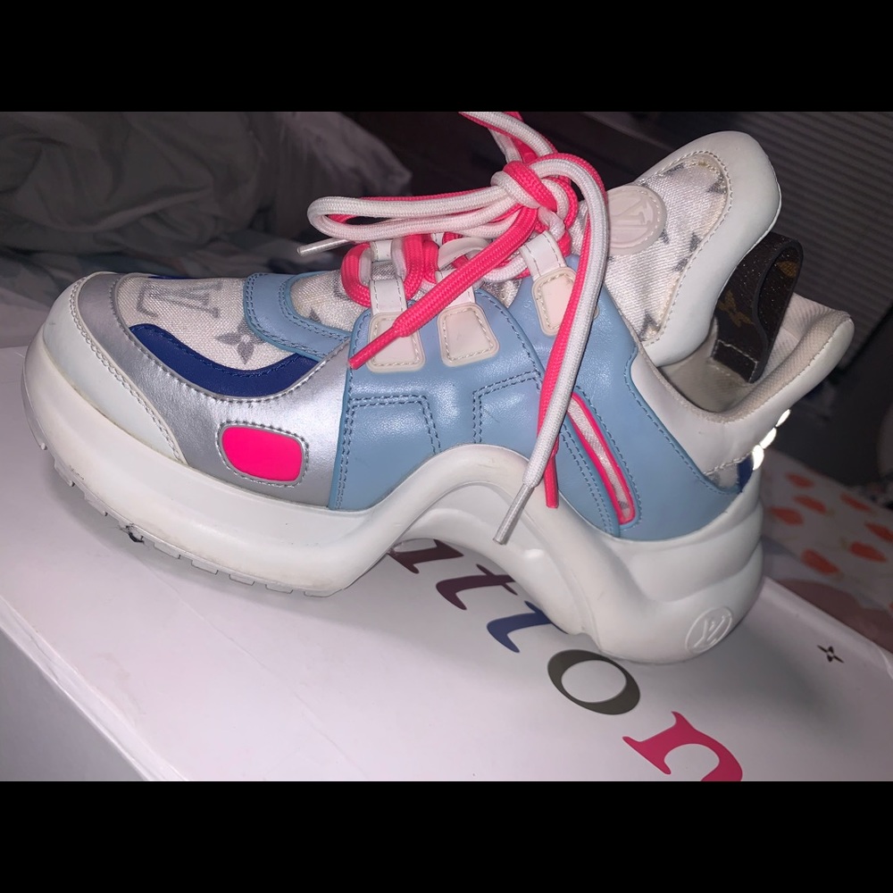 Only worn 1x need to be wiped off.